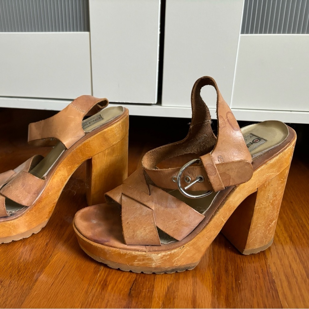 Vintage 90s On Your Feet by Chinese Laundry Leather Pump